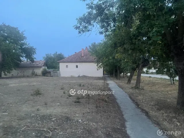 Eladó telek Szarvas 1026 nm
