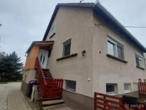 Eladó ház Ács 216 nm