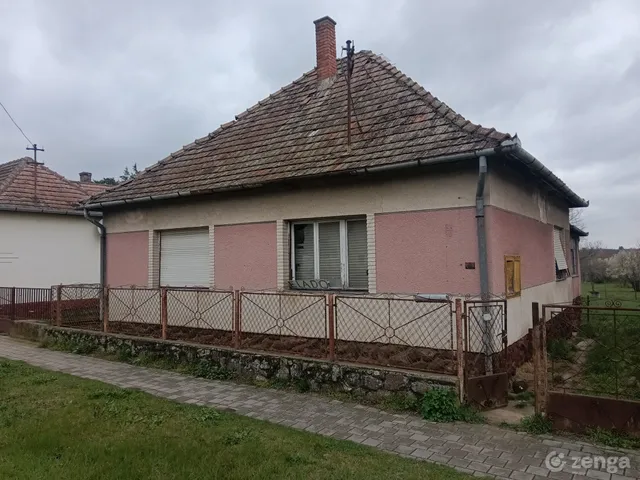 Eladó ház Lábod 127 nm