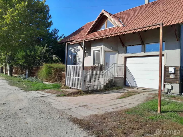 Eladó ház Kamut 150 nm