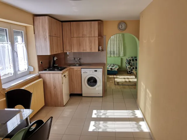 Eladó ház Dunaújváros, Táborállás 210 nm