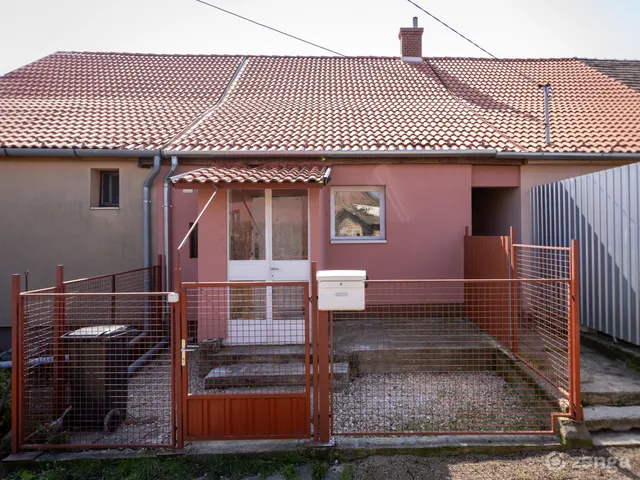 Eladó ház Várpalota, Kálvária 52 nm