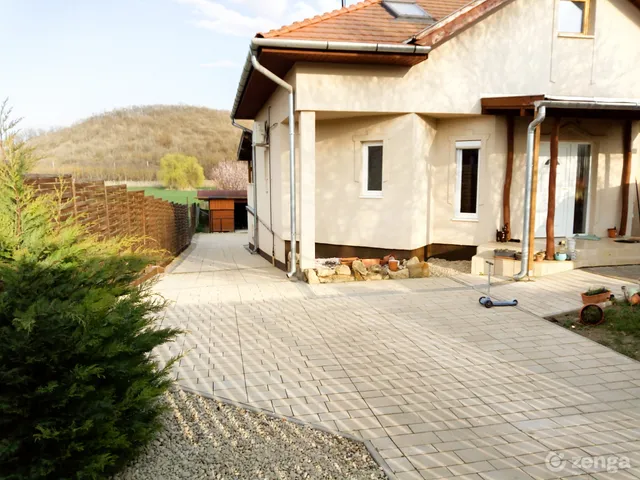 Eladó ház Rád 175 nm