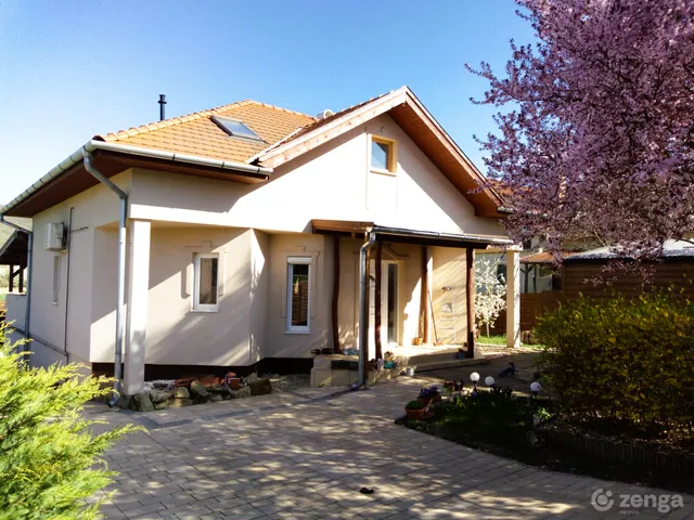 Eladó ház Rád 175 nm