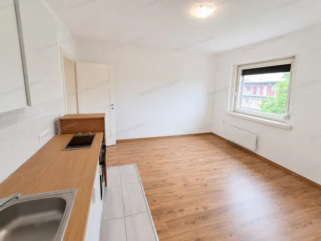 Eladó lakás Budapest XIII. kerület, Forgách utca 32 nm