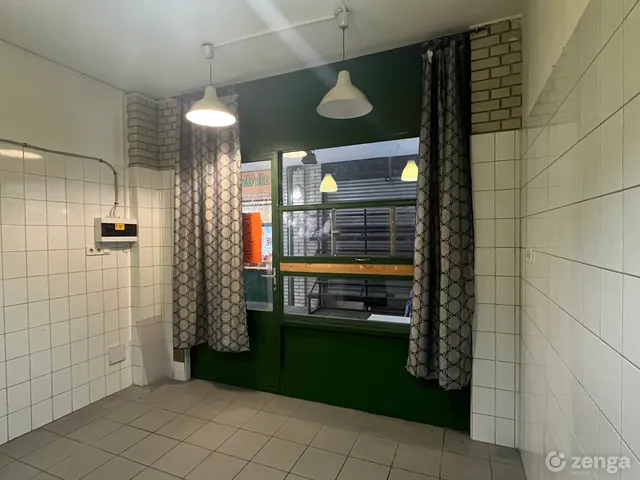 Kiadó kereskedelmi és ipari ingatlan Budapest XX. kerület, Pesterzsébet 18 nm