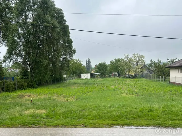Eladó telek Kömlőd 1021 nm