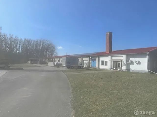 Eladó kereskedelmi és ipari ingatlan Ajka 1204 nm