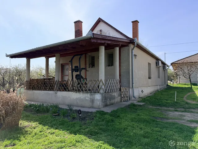 Eladó ház Kiskunfélegyháza, Molnártelep 90 nm