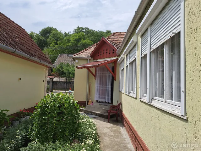 Eladó ház Domoszló, Petőfi Sándor  85 nm