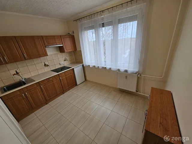 Eladó lakás Dunaújváros, Béke városrész 46 nm