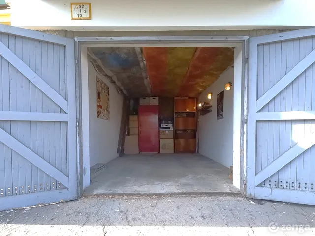 Kiadó garázs Pécs, Mecsekoldal 15 nm