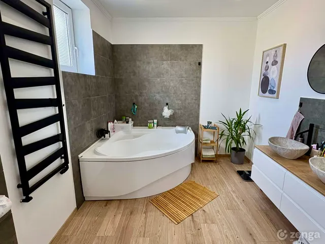 Eladó ház Esztergom, Szentgyörgymező 140 nm