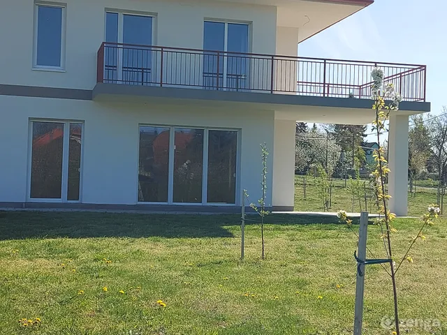 Eladó ház Cserszegtomaj, Rezi ut 18 226 nm