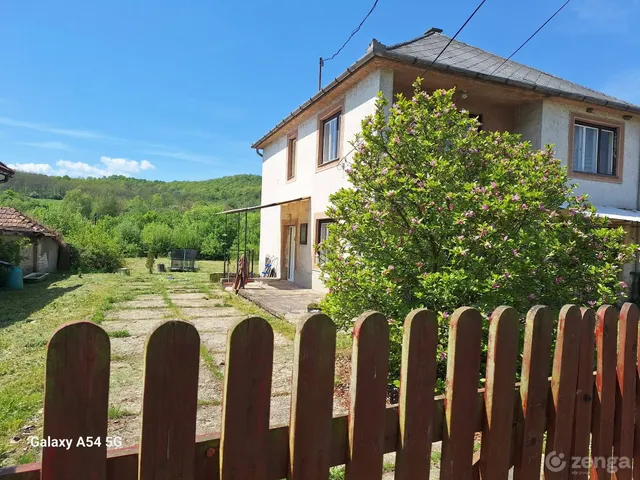 Eladó ház Ormosbánya 180 nm