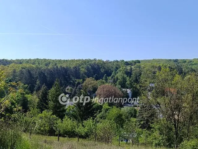 Eladó telek Győrújbarát 2472 nm