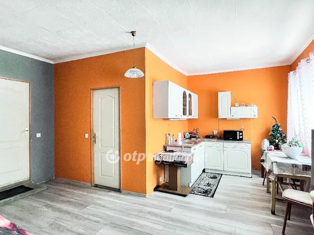 Eladó ház Tényő 105 nm