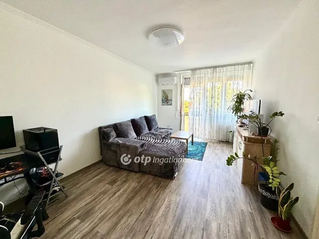 Eladó lakás Győr, Adyváros 43 nm