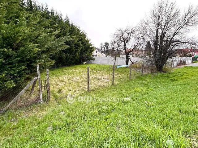 Eladó telek Győr, Révfalu 272 nm