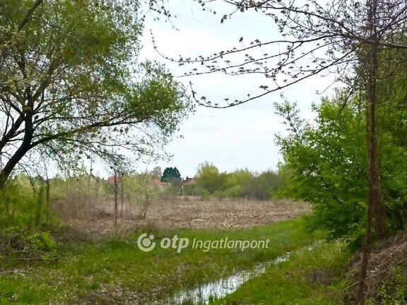 Eladó telek Győr, Ménfőcsanak 32299 nm
