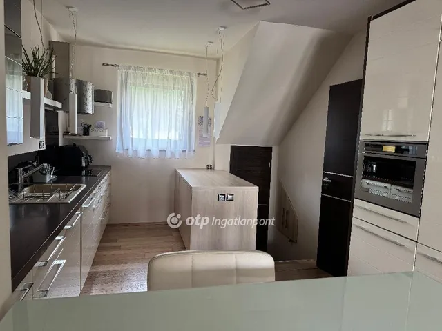 Eladó ház Győr, Révfalu 188 nm