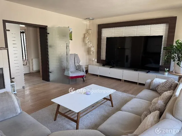 Eladó ház Győr, Révfalu 171 nm