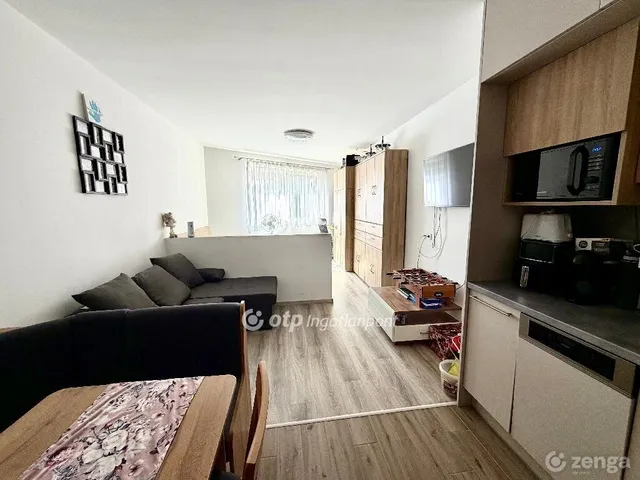 Eladó lakás Tét 67 nm