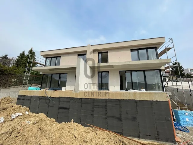 Eladó lakás Budapest III. kerület, Aranyhegy 130 nm