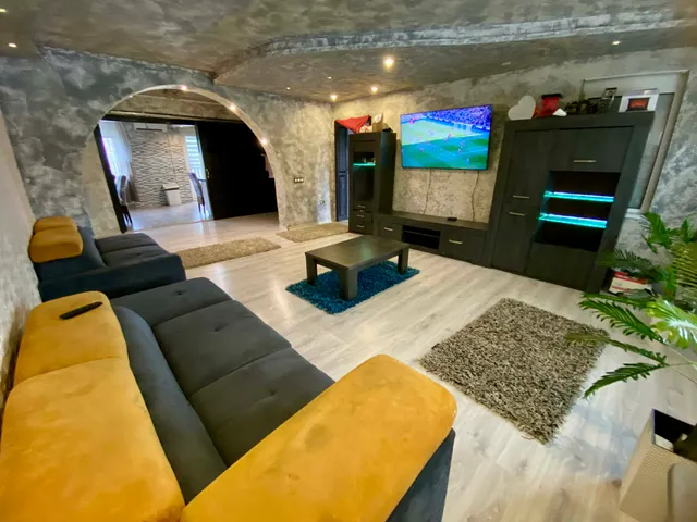 Eladó ház Tiszakécske 320 nm