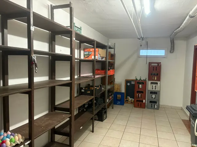 Eladó kereskedelmi és ipari ingatlan Szolnok, Széchenyi-lakótelep 72 nm