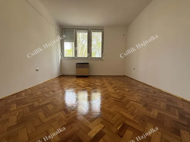 Eladó lakás Szolnok, Várkonyi István tér  48 nm