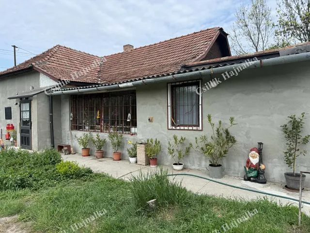 Eladó ház Tiszasüly 91 nm