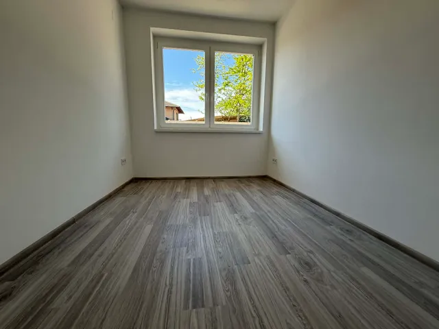 Eladó ház Szolnok, Széchenyi-lakótelep 103 nm