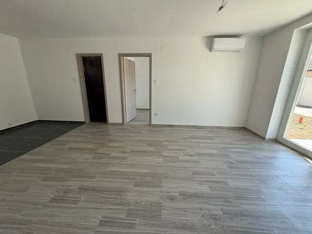 Eladó ház Szolnok, Széchenyi-lakótelep 103 nm