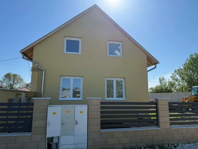 Eladó ház Szolnok, Széchenyi-lakótelep 94 nm