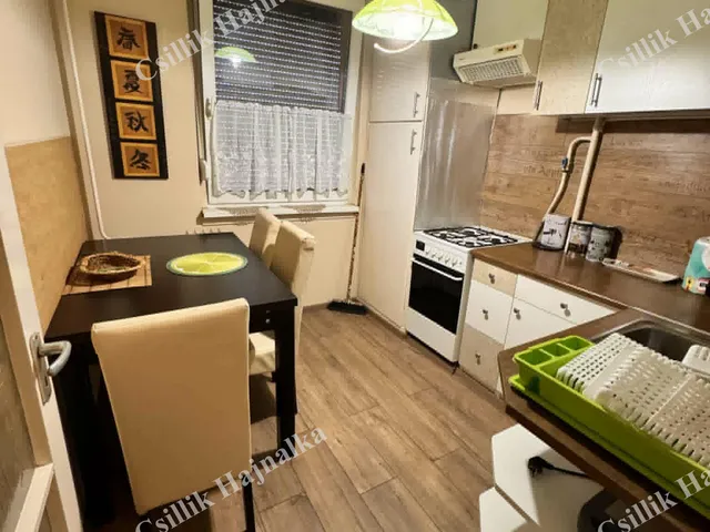 Eladó lakás Szolnok, Széchenyi-lakótelep, Orosz György utca 54 nm