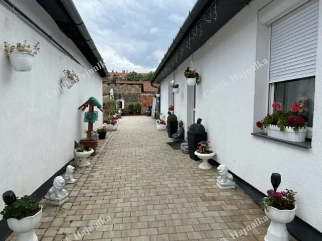 Eladó ház Szolnok, Belváros 157 nm