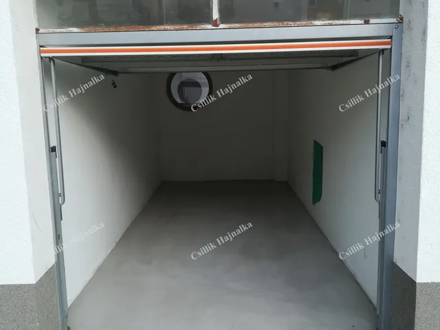 Kiadó garázs Szolnok, Belváros, Mária út 15 nm