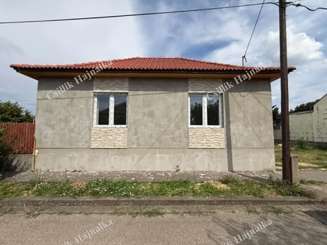 Eladó ház Szolnok, Pletykafalu 77 nm