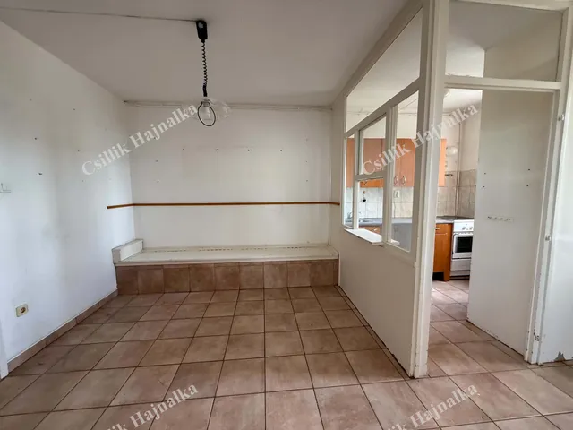 Eladó lakás Szolnok, Széchenyi-lakótelep, Czakó Elemér utca 71 nm