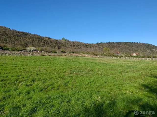 Eladó telek Pilisborosjenő, Hajnalka utca 3459 nm