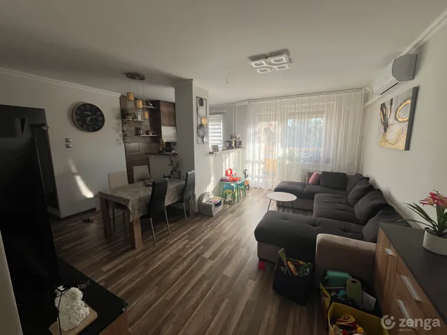 Eladó lakás Pápa, Alsóváros 69 nm