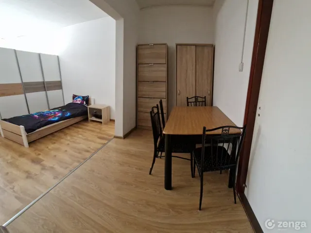 Eladó lakás Győr, Adyváros 53 nm