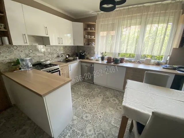 Eladó ház Komárom, Koppánymonostor 136 nm