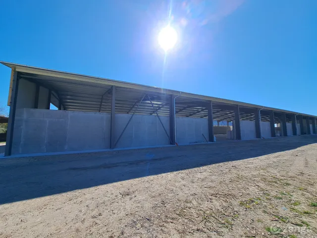 Kiadó kereskedelmi és ipari ingatlan Alsónemesapáti 2000 nm