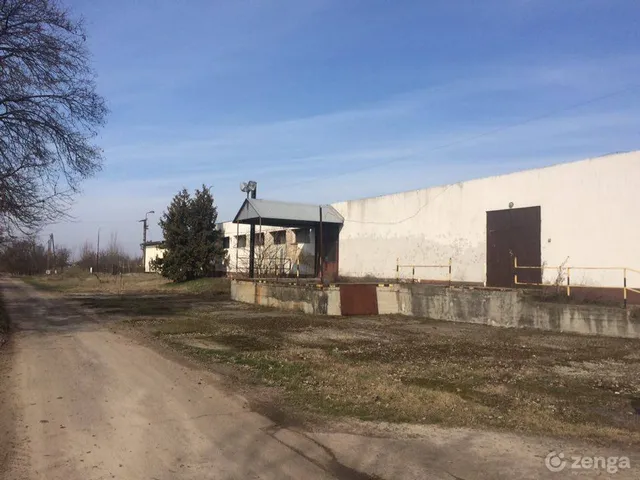 Eladó kereskedelmi és ipari ingatlan Kecskemét, Belsőnyír 1678 nm