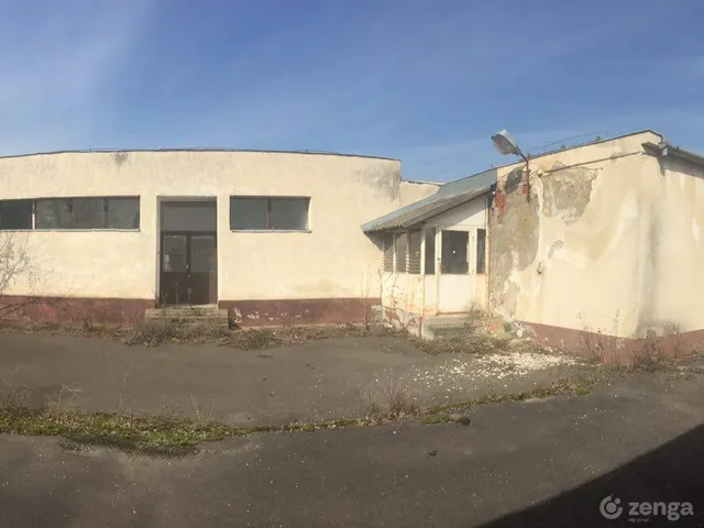 Eladó kereskedelmi és ipari ingatlan Kecskemét, Belsőnyír 1678 nm