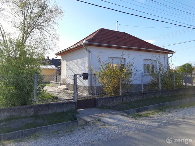 Eladó ház Jászladány 90 nm