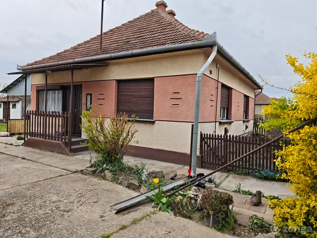 Eladó ház Apostag 89 nm