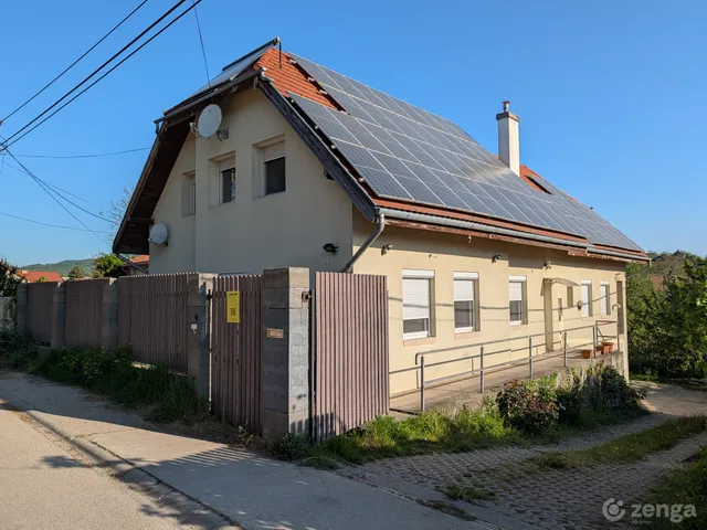 Eladó ház Pomáz, Szelistye 245 nm